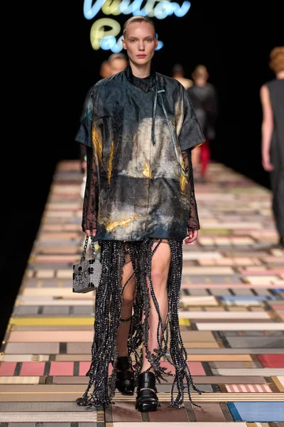 Look 48